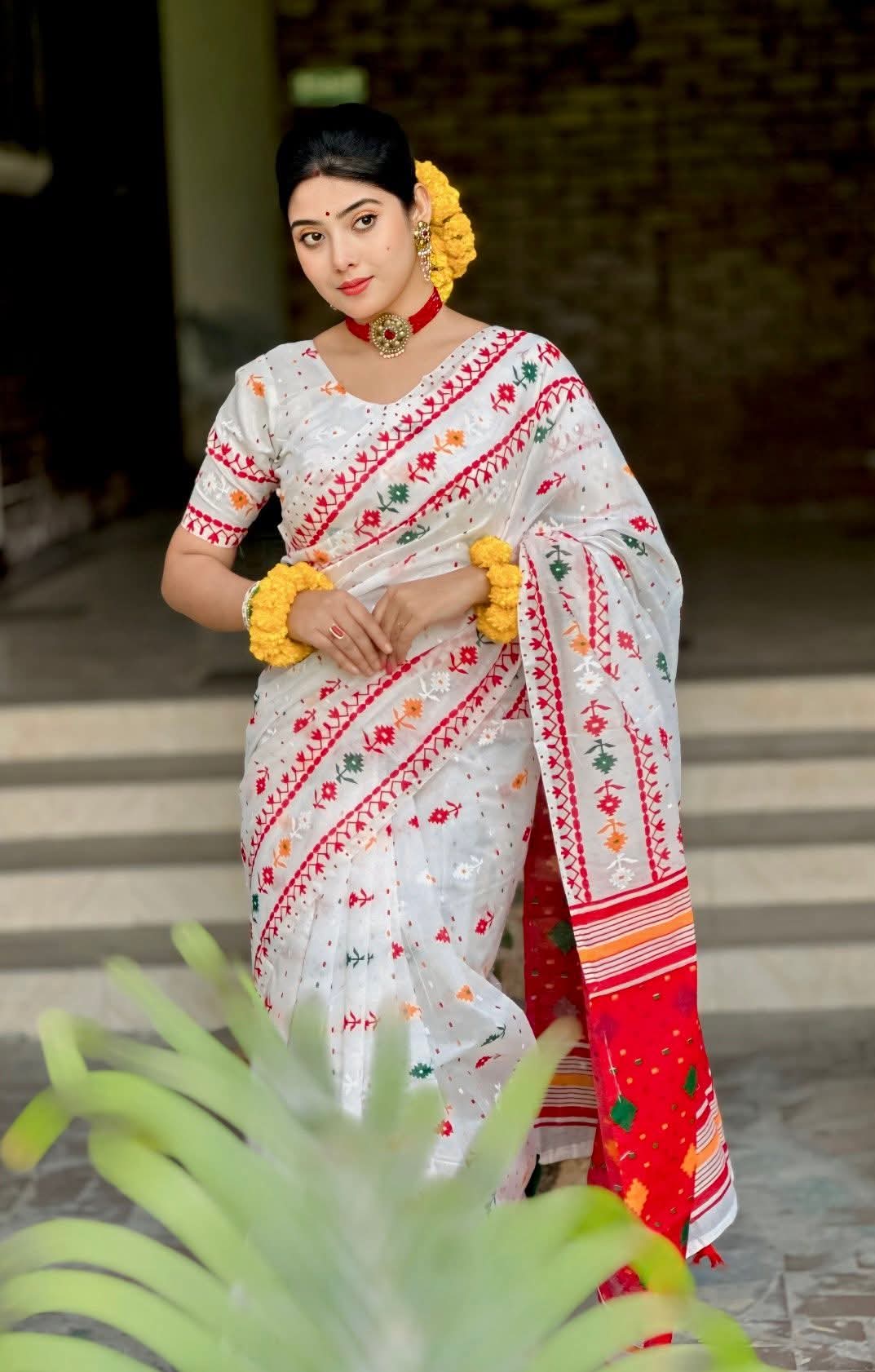 প্রিমিয়াম হাফ সিল্ক ব্লক প্রিন্ট শাড়ি - Image 2